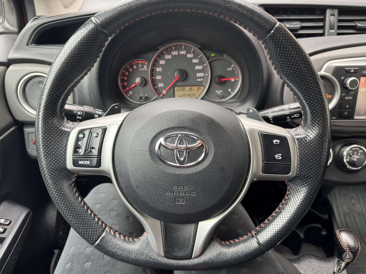 Toyota Yaris - 7