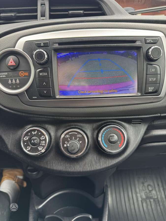 Toyota Yaris - 8