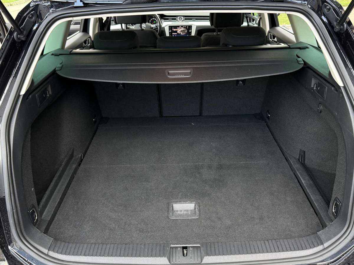 Volkswagen Passat, 1.4 l., Универсал