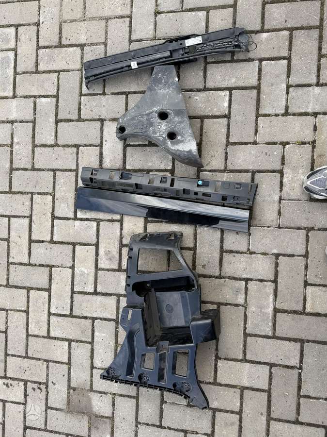 BMW X1 bumper reinforcement, windows