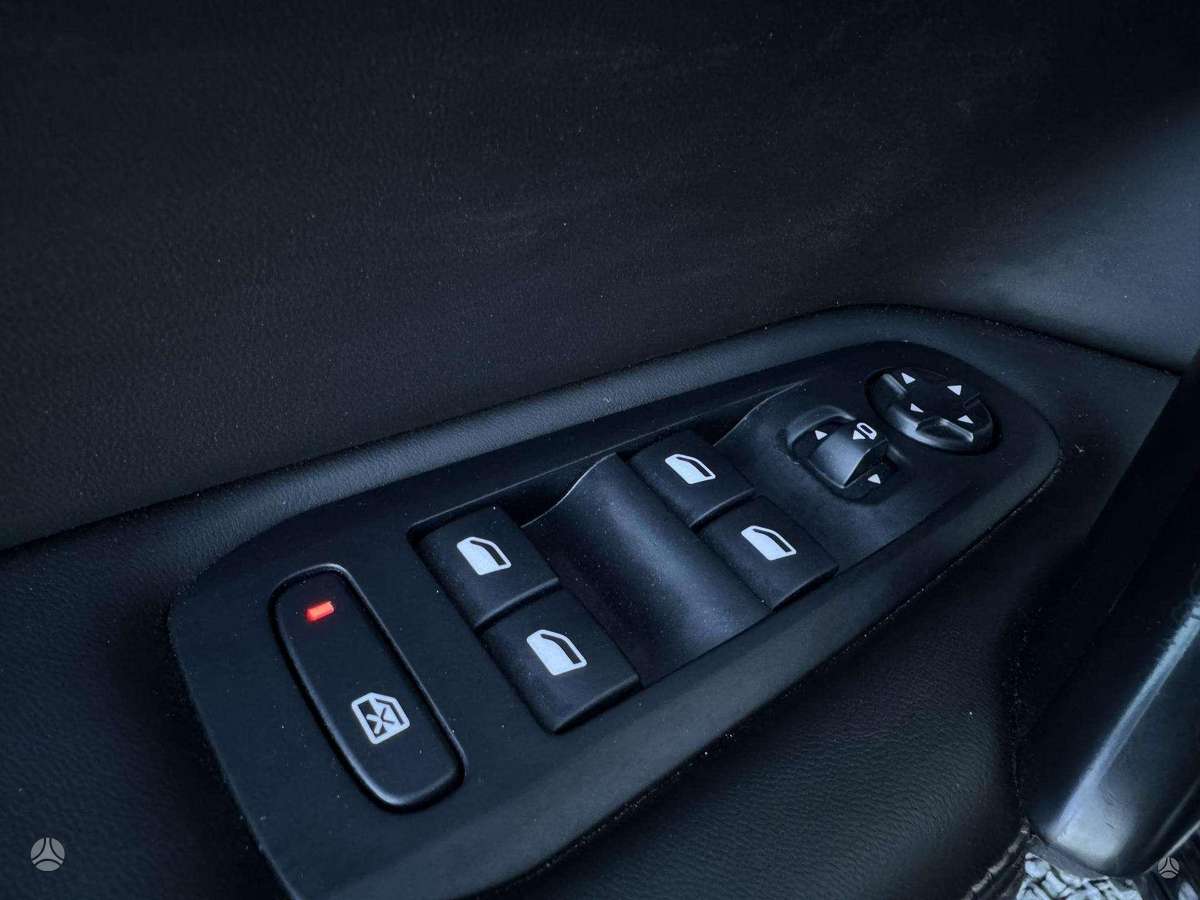 Peugeot 308, 1.2 l., hatchback