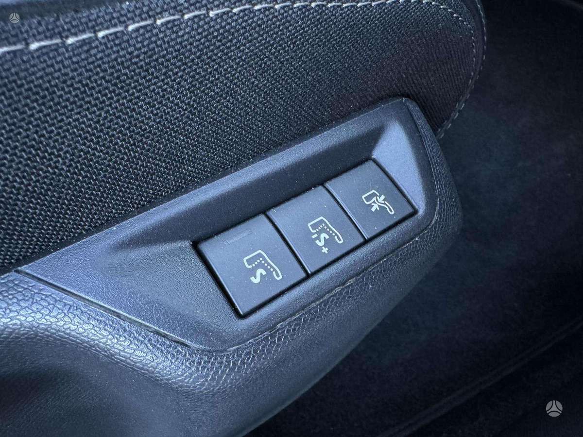 Peugeot 308, 1.2 l., hatchback