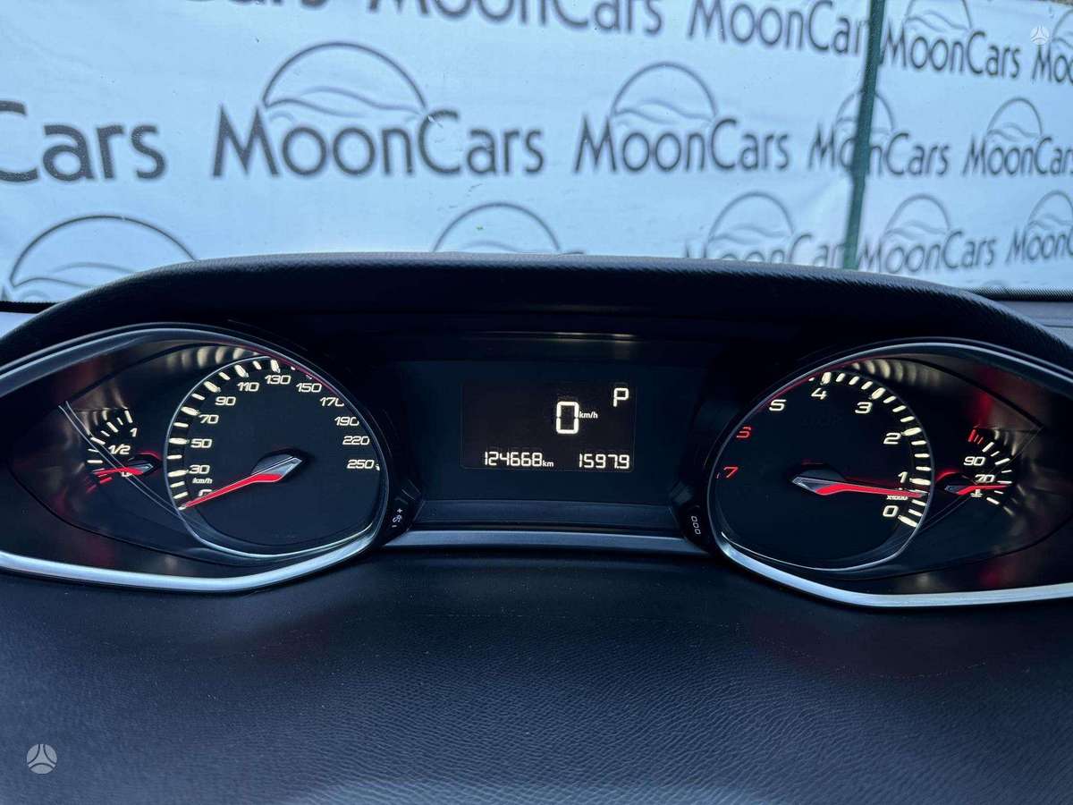Peugeot 308, 1.2 l., hatchback