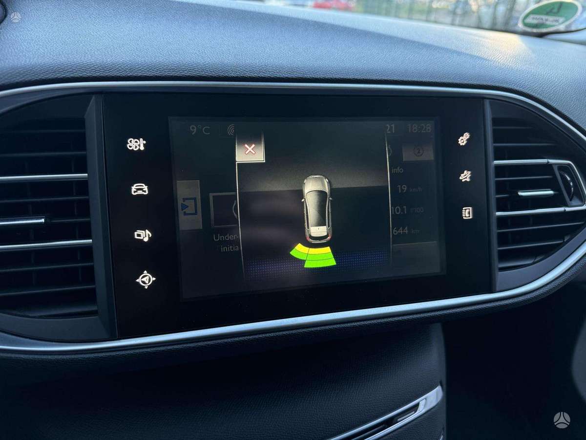 Peugeot 308, 1.2 l., hatchback