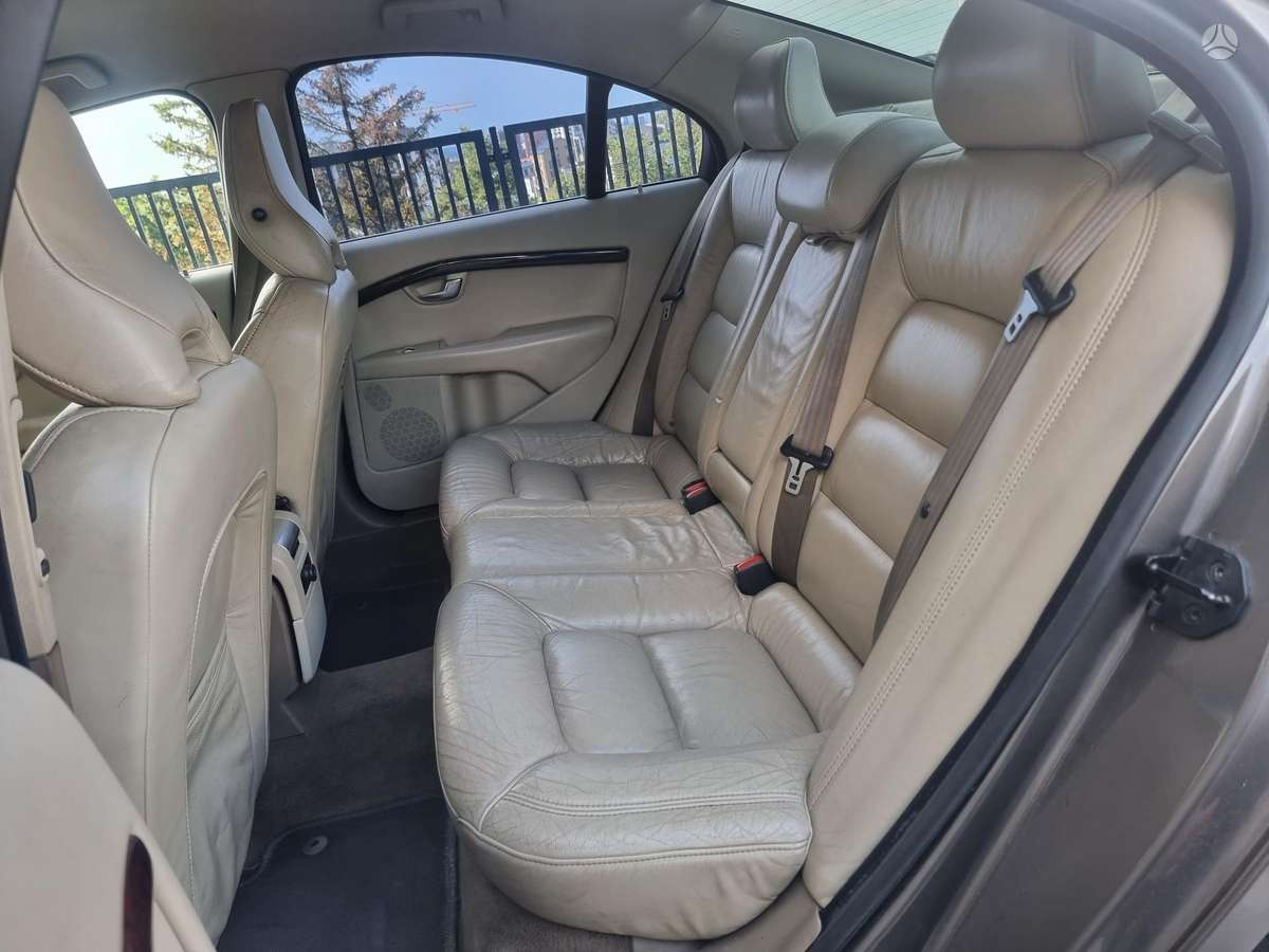 Volvo S80, 2.4 l., Седан