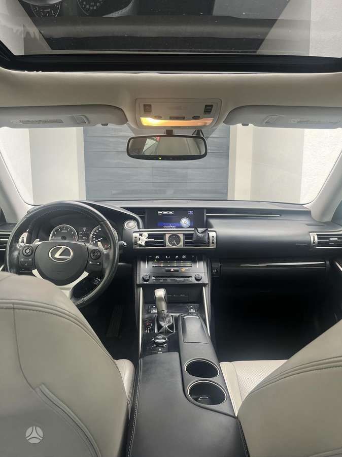 Lexus IS 250, 2.5 l., Седан