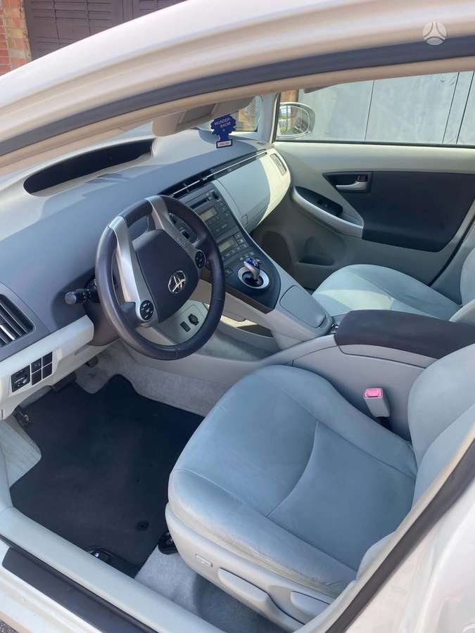 Toyota Prius - 6