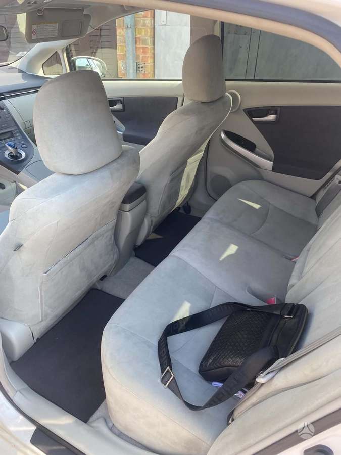 Toyota Prius - 8