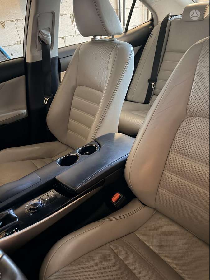 Lexus IS 250, 2.5 l., Седан