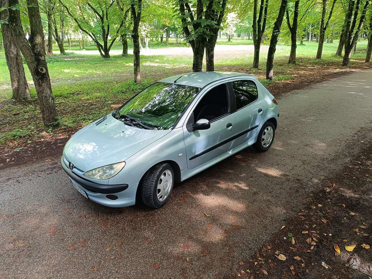 Peugeot 206, hatchback