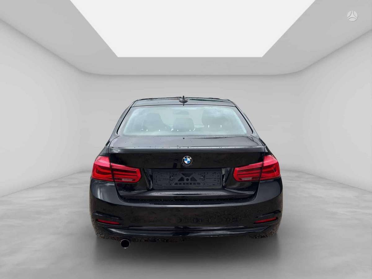 BMW 318, 1.5 l., Седан