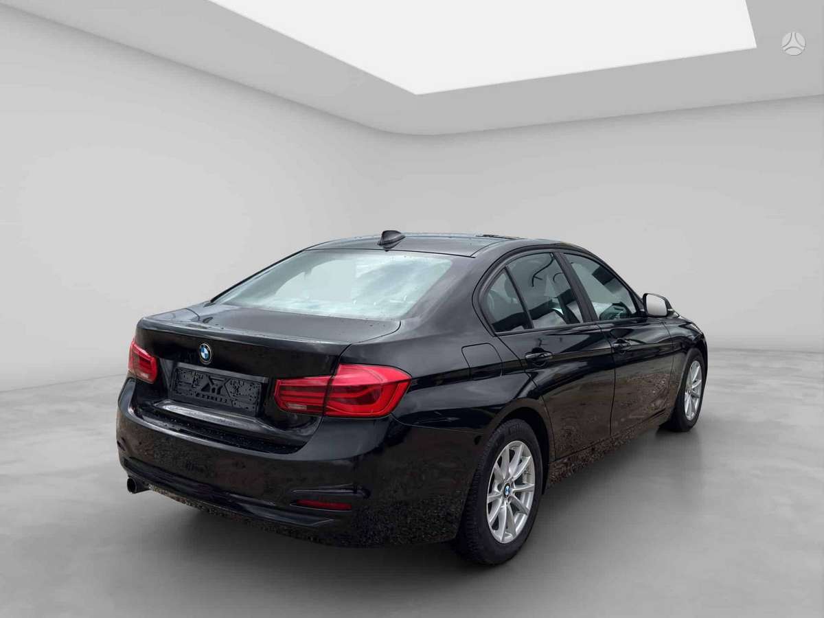 BMW 318, 1.5 l., Седан