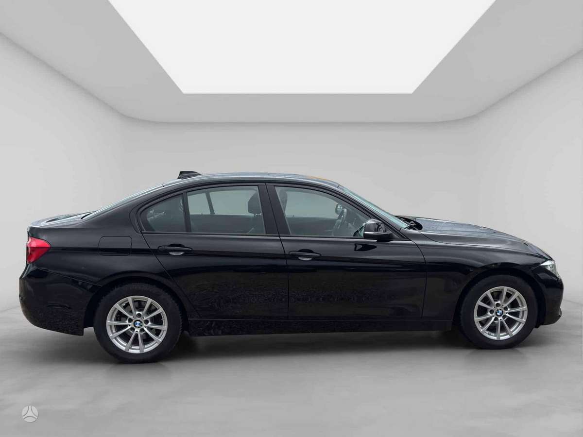 BMW 318, 1.5 l., Седан