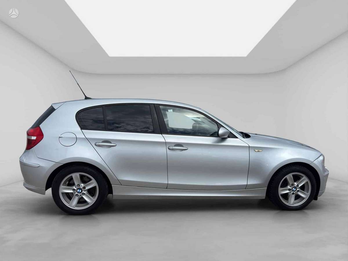 BMW 120, 2.0 l., hatchback