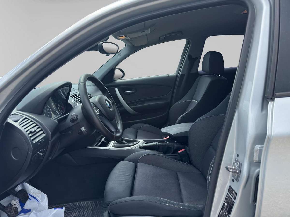 BMW 120, 2.0 l., hatchback