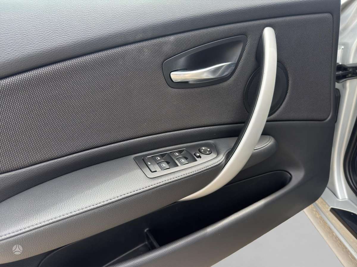 BMW 120, 2.0 l., hatchback