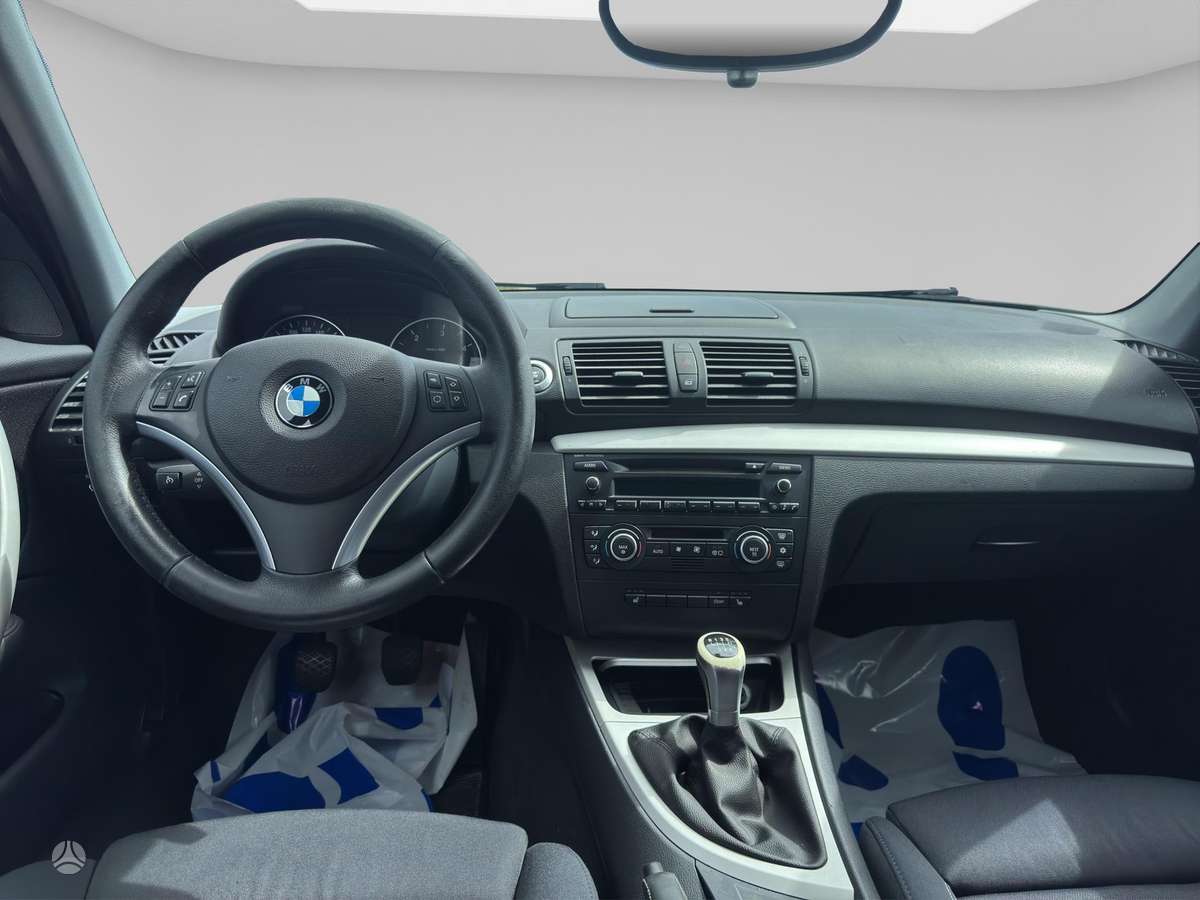 BMW 120, 2.0 l., hatchback
