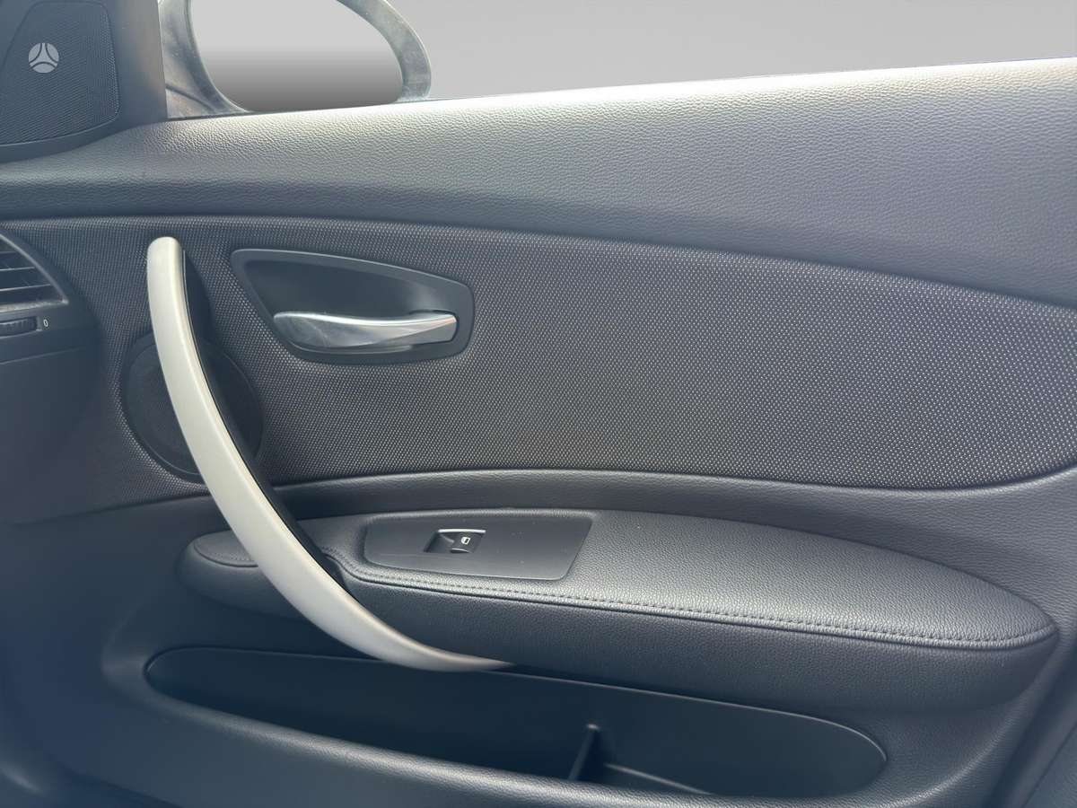 BMW 120, 2.0 l., hatchback