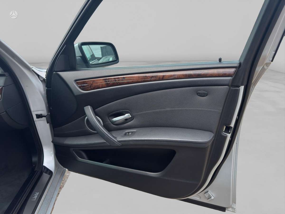 BMW 520, 2.0 l., wagon