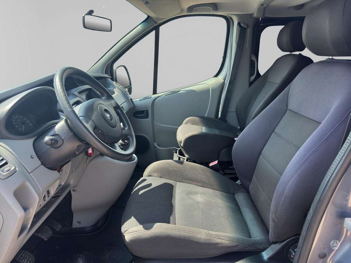 Opel Vivaro, 2.0 l., Минивэн