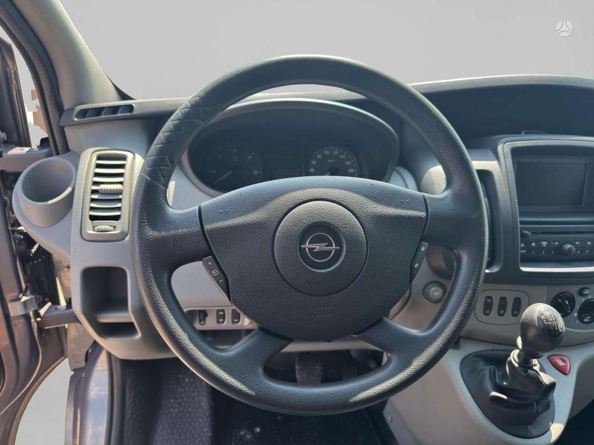 Opel Vivaro, 2.0 l., Минивэн