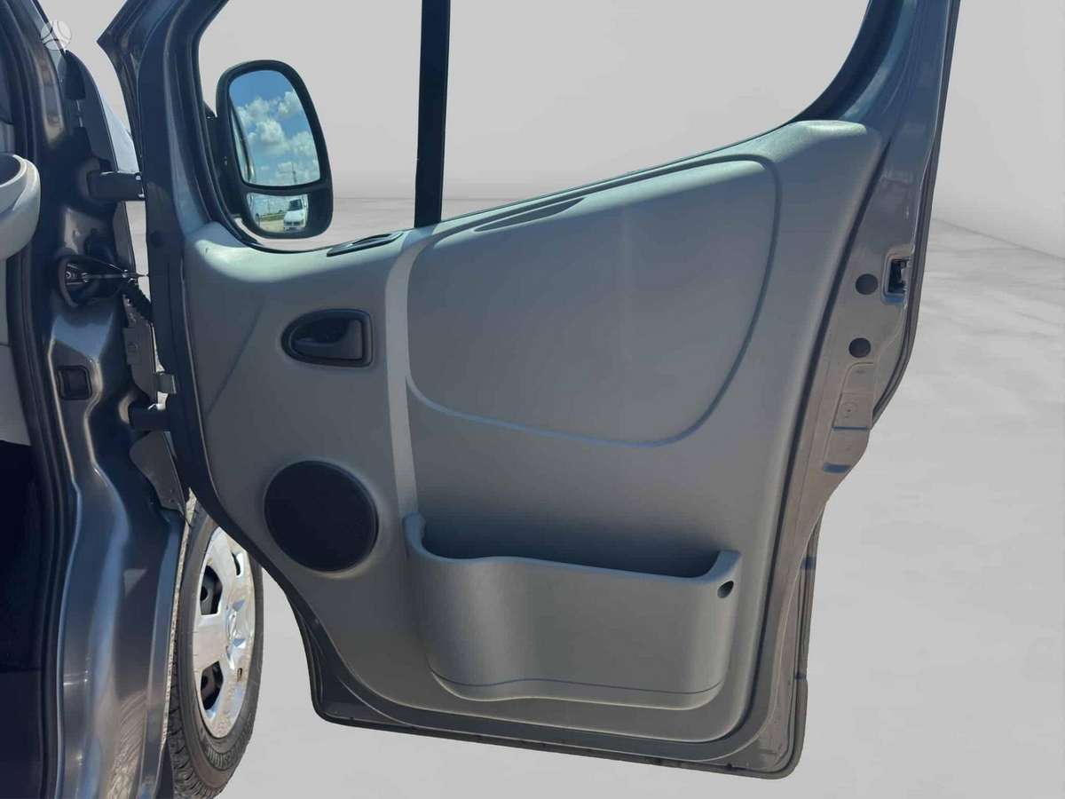 Opel Vivaro, 2.0 l., Минивэн