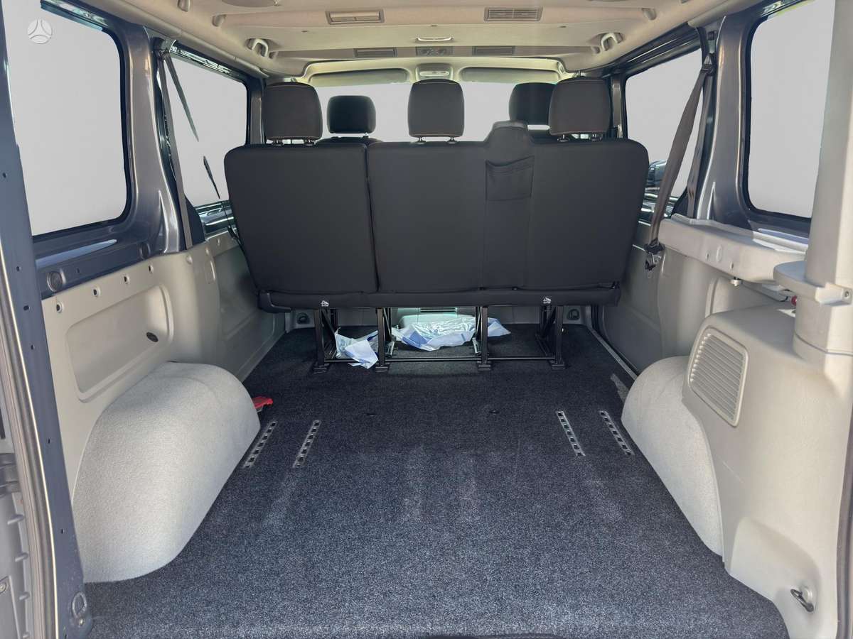Opel Vivaro, 2.0 l., Минивэн