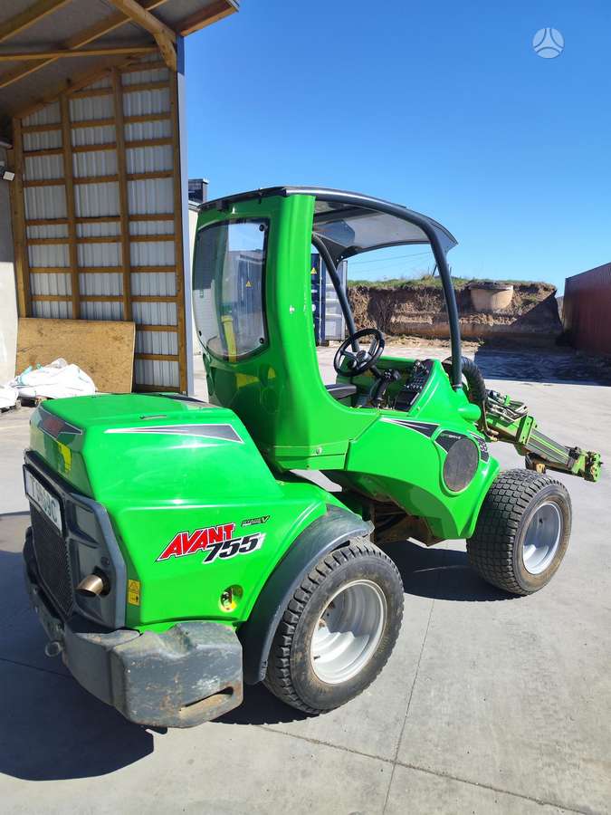 AVANT 755 i, mini krautuvai
