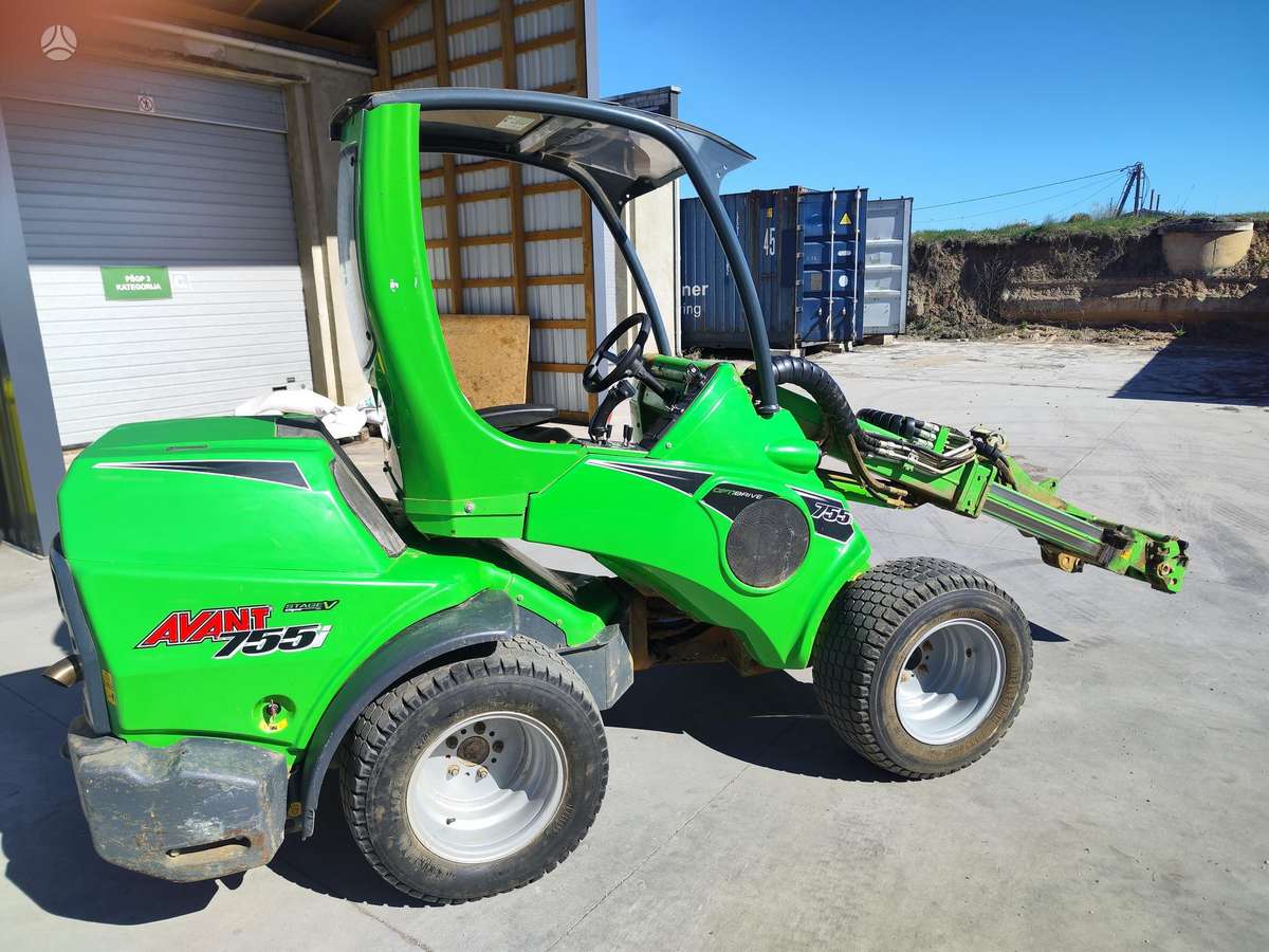 AVANT 755 i, mini krautuvai