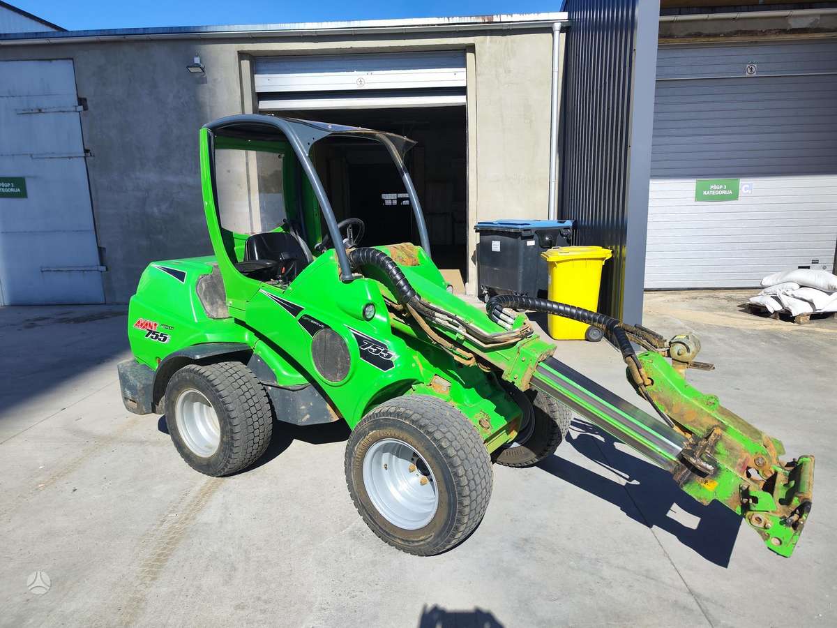 AVANT 755 i, mini krautuvai