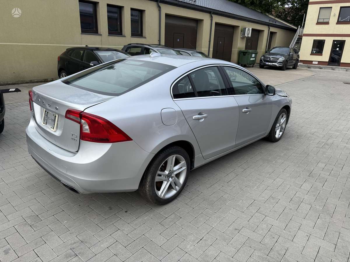 Volvo S60, 2.5 l., Седан