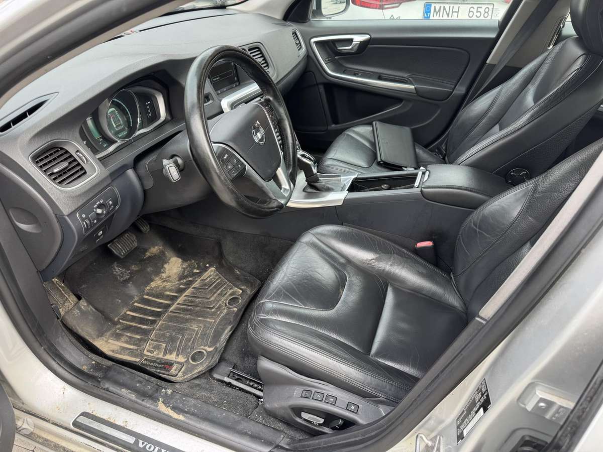 Volvo S60, 2.5 l., Седан