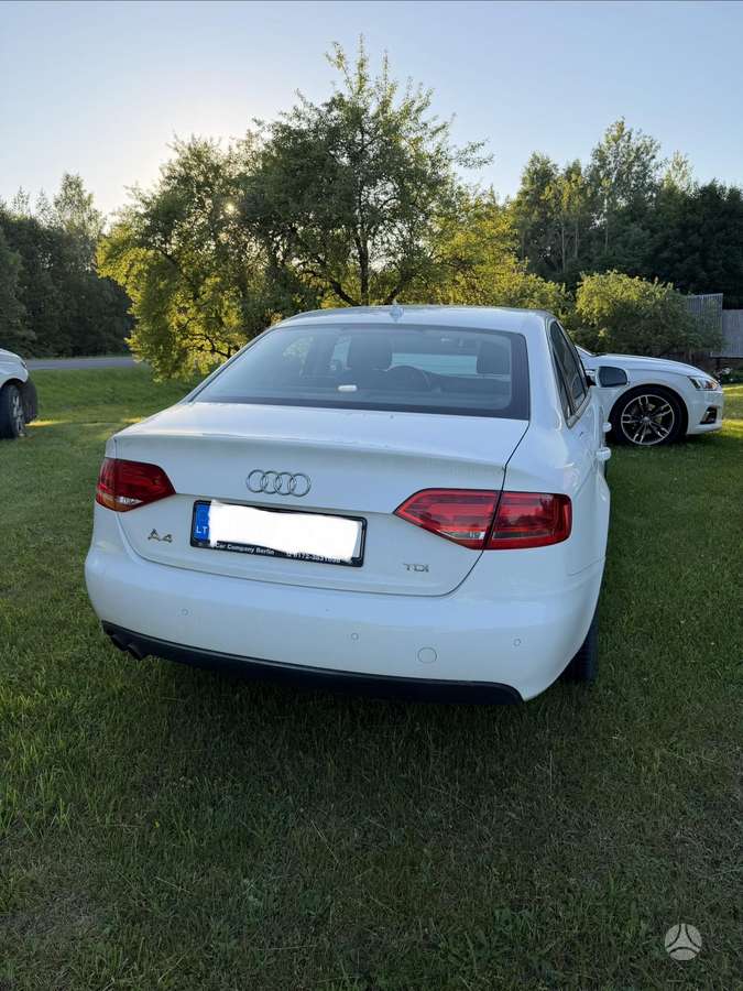 Audi A4, 2.0 l., Седан