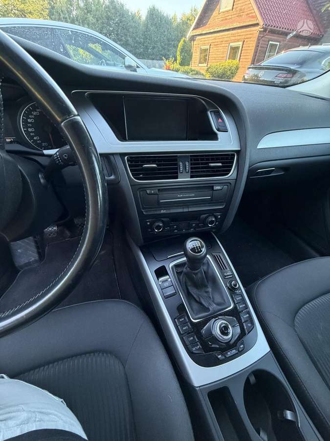 Audi A4, 2.0 l., Седан