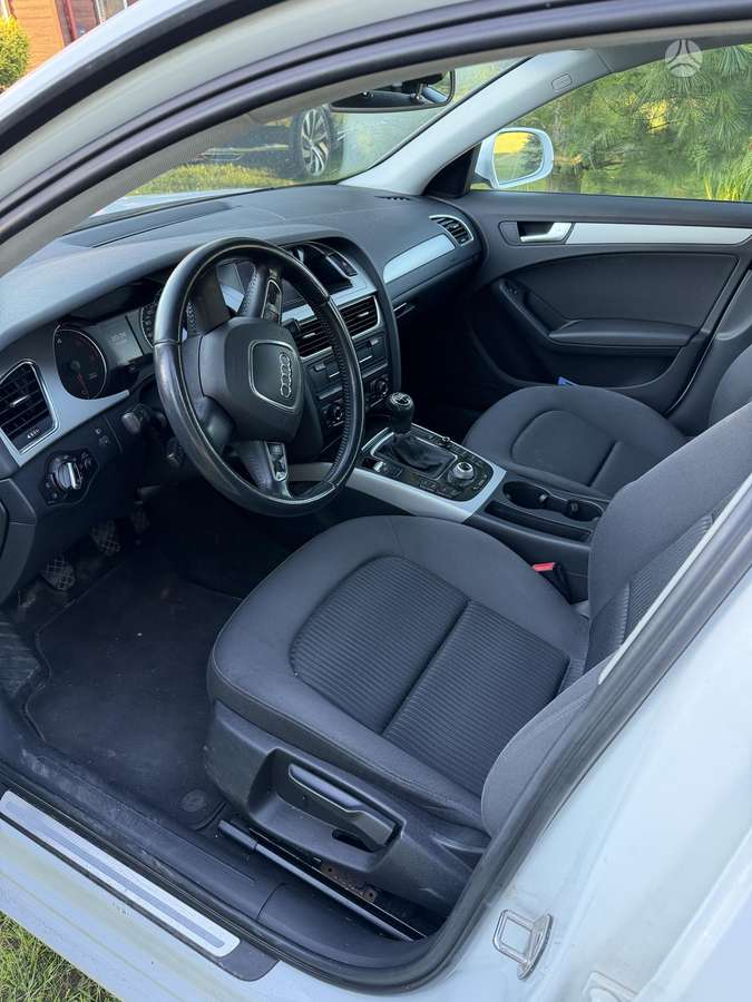 Audi A4, 2.0 l., Седан