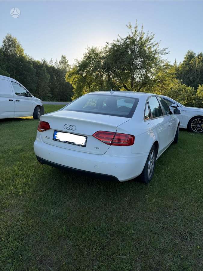 Audi A4, 2.0 l., Седан