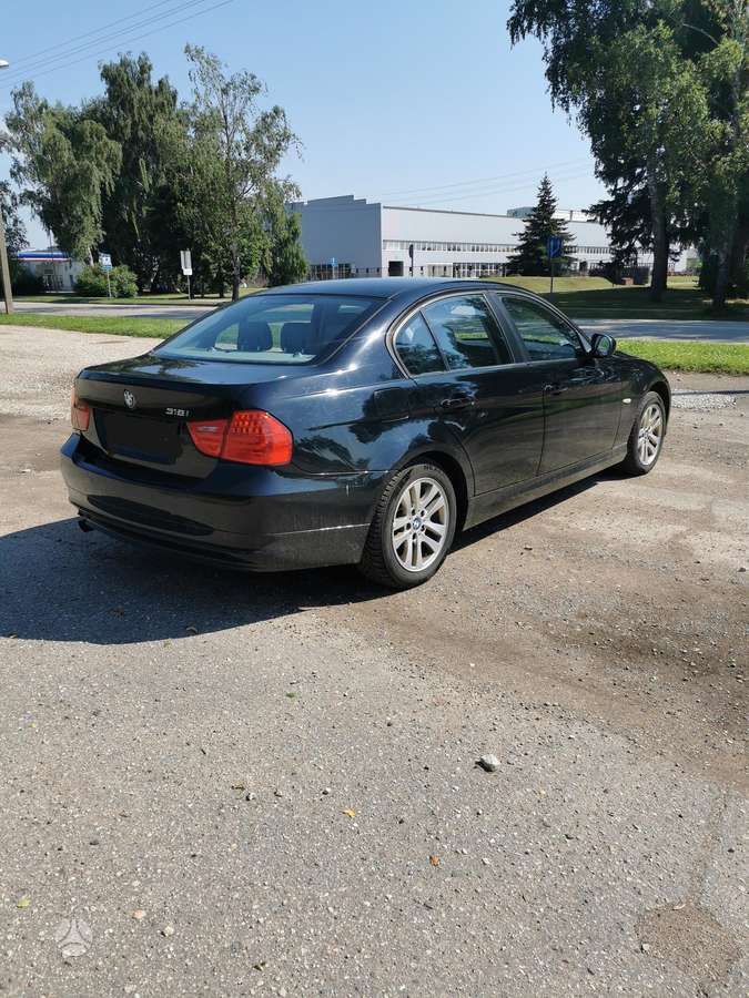 BMW 318, 2.0 l., Седан