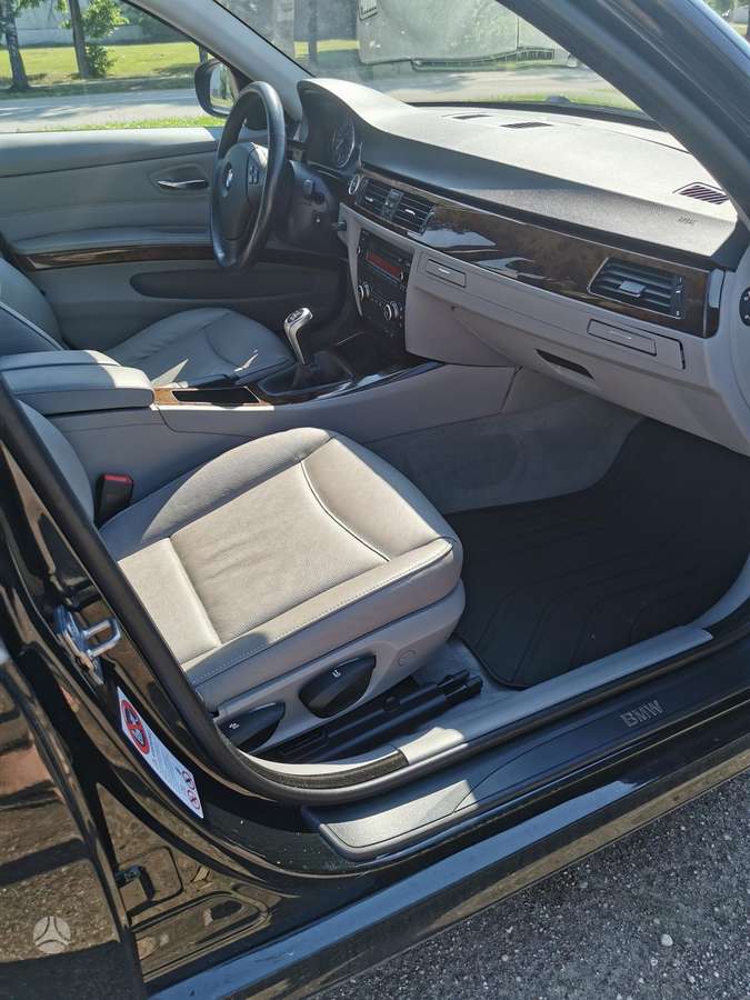 BMW 318, 2.0 l., Седан