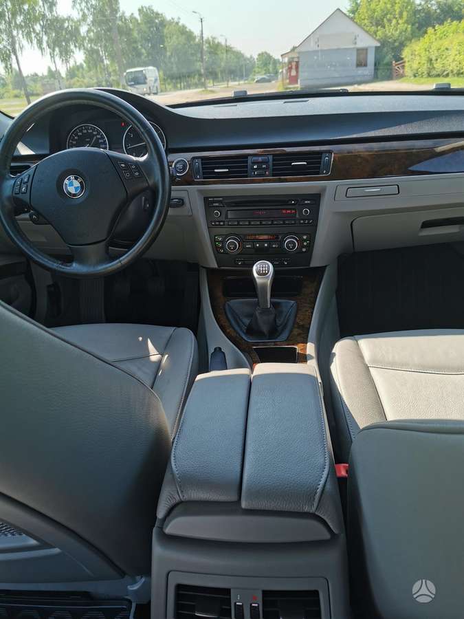 BMW 318, 2.0 l., Седан