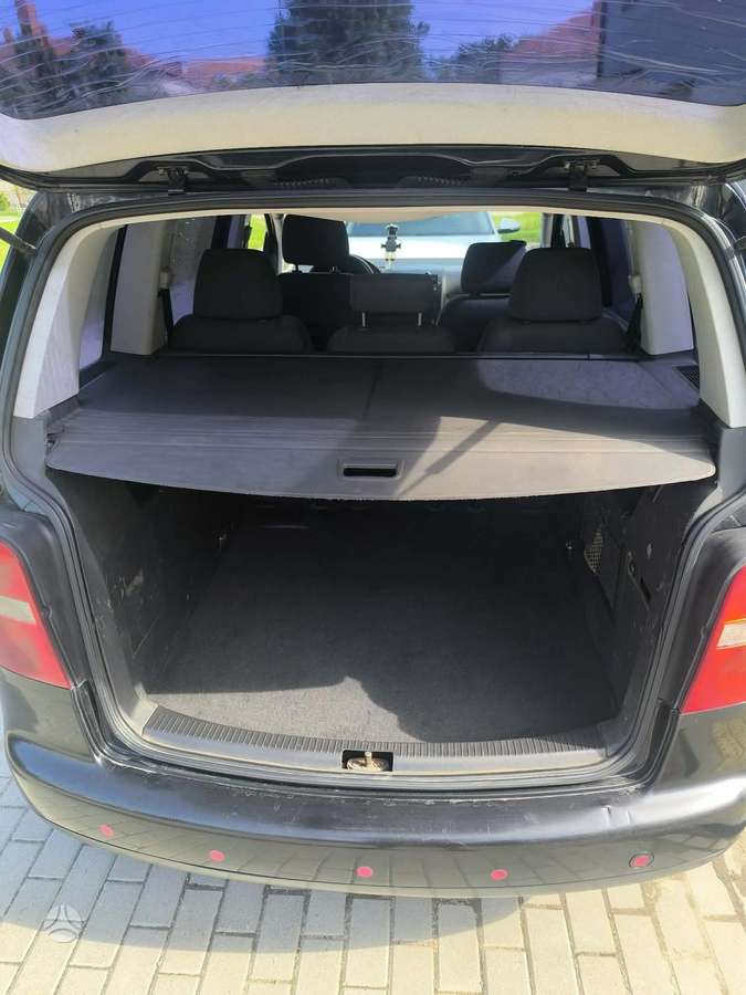 Volkswagen Touran - 6
