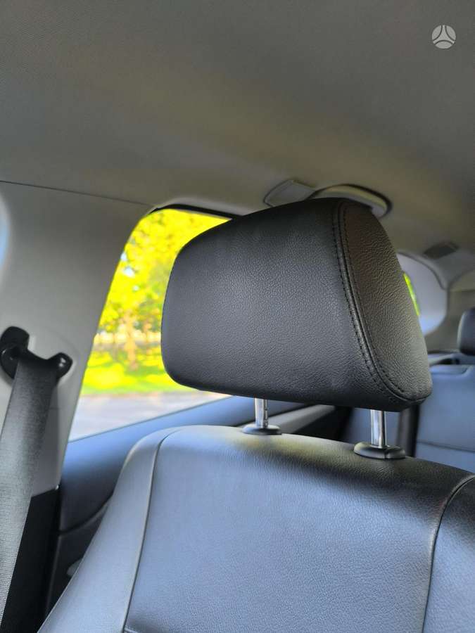 BMW X1, 2.0 l., off-road / crossover
