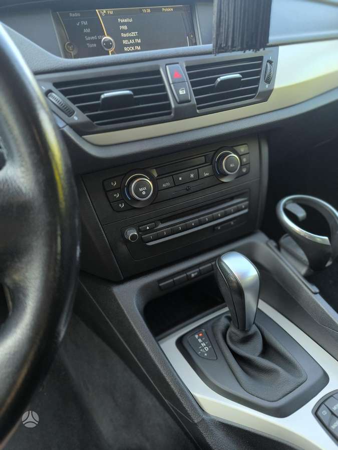 BMW X1, 2.0 l., off-road / crossover