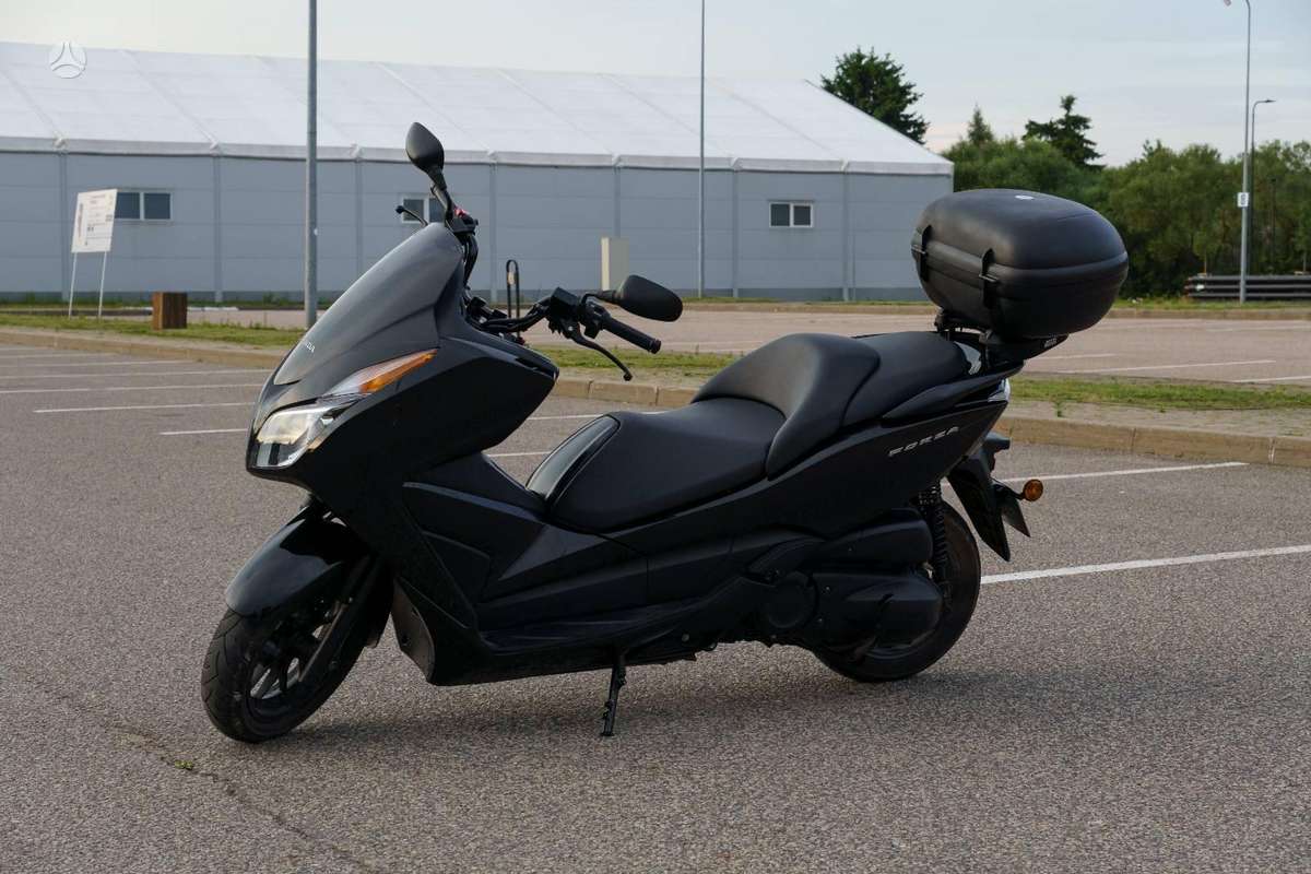 Honda Forza 279cc, мотороллеры / мопеды