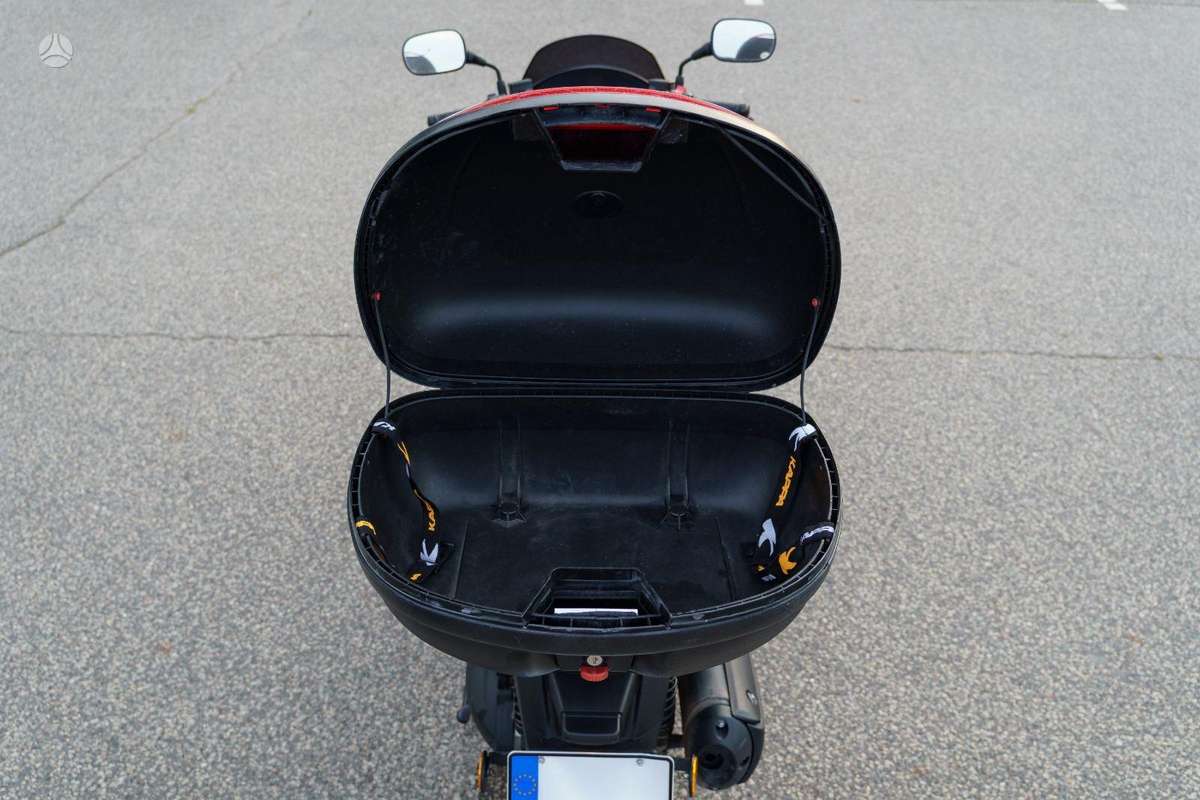 Honda Forza 279cc, scooters / mopeds
