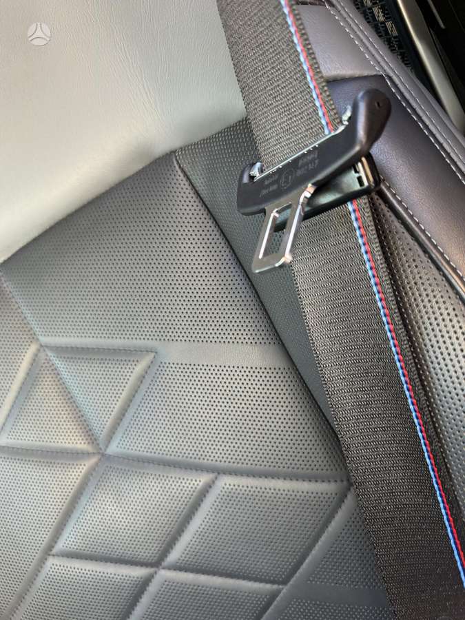 BMW i5, sedanas