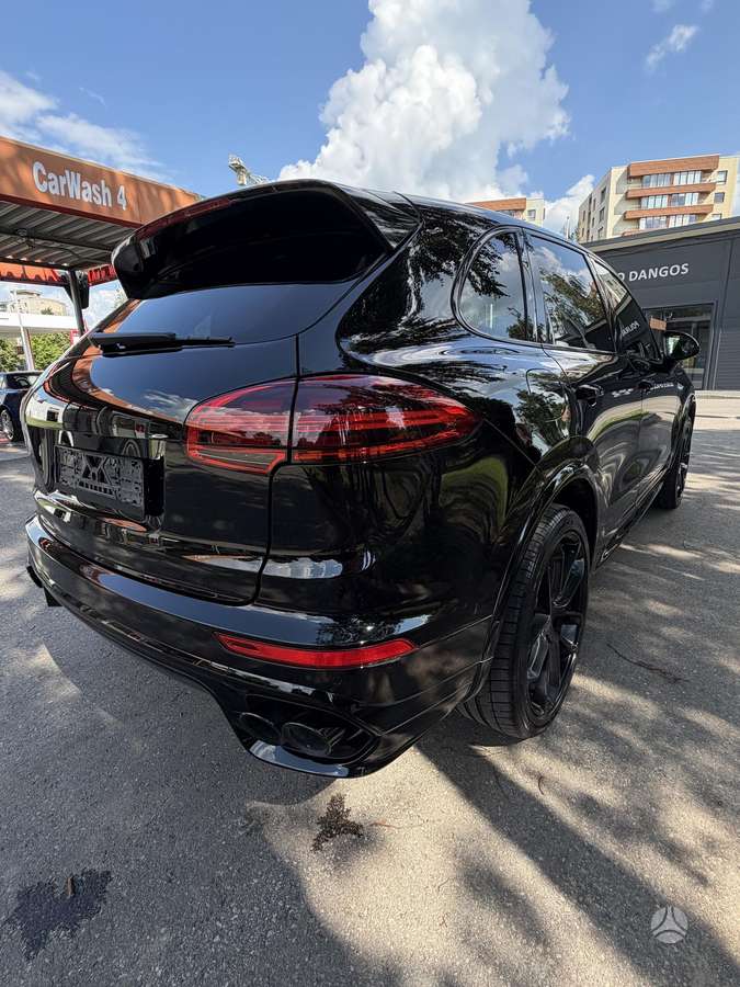 Porsche Cayenne - 5