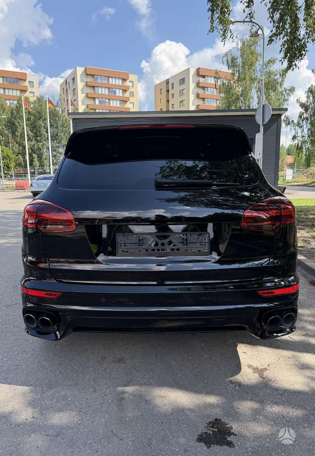 Porsche Cayenne - 6