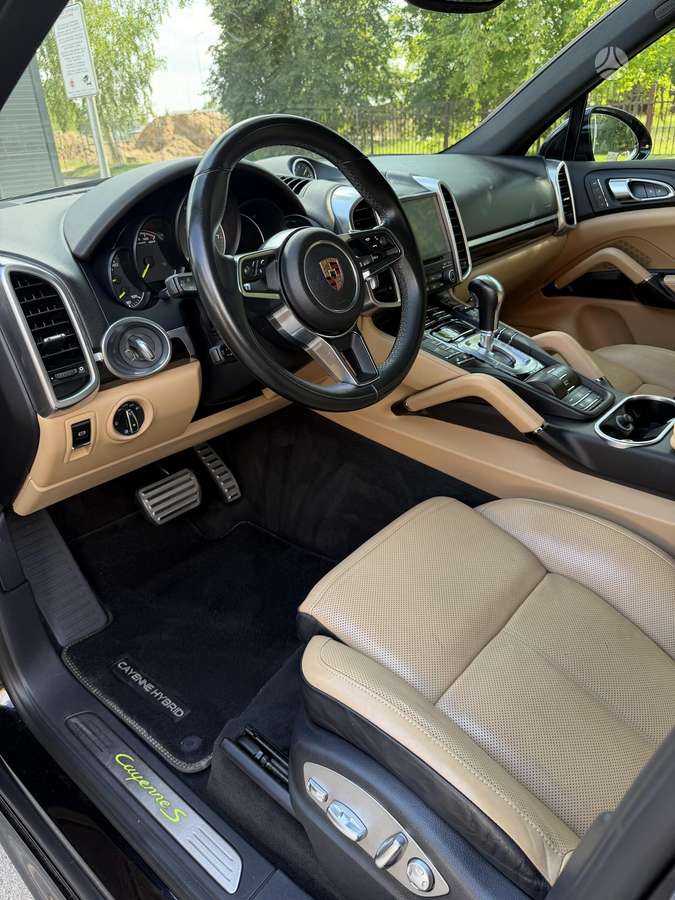 Porsche Cayenne - 7