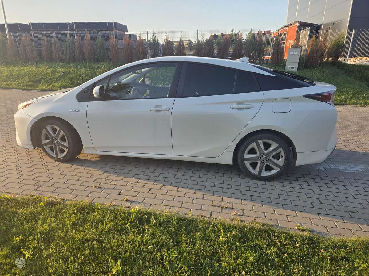 Toyota Prius - 3