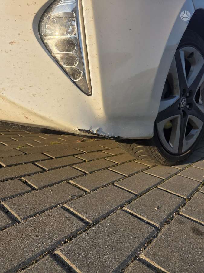 Toyota Prius - 5